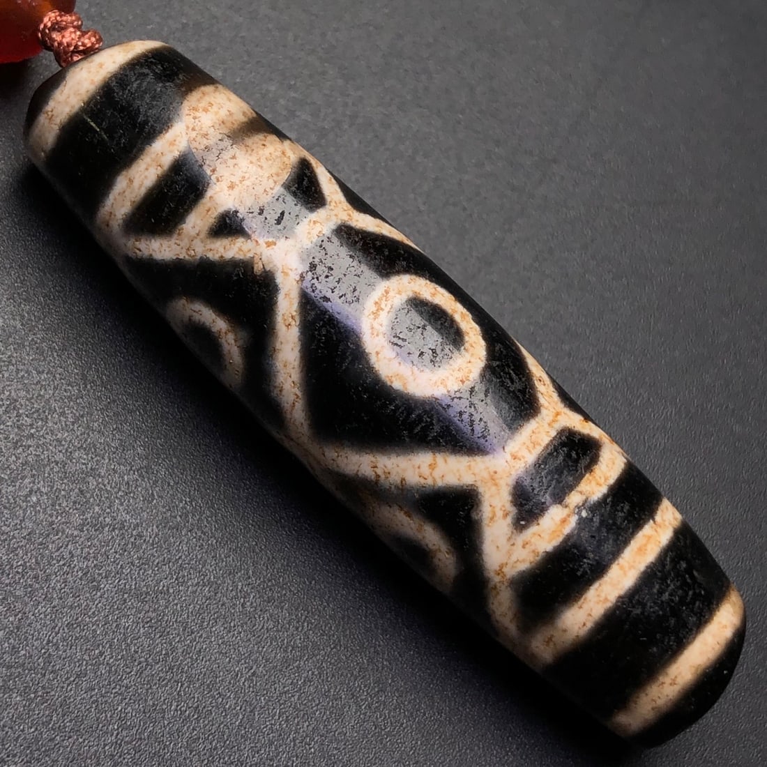 A Precious Dzi Bead Necklace - 7