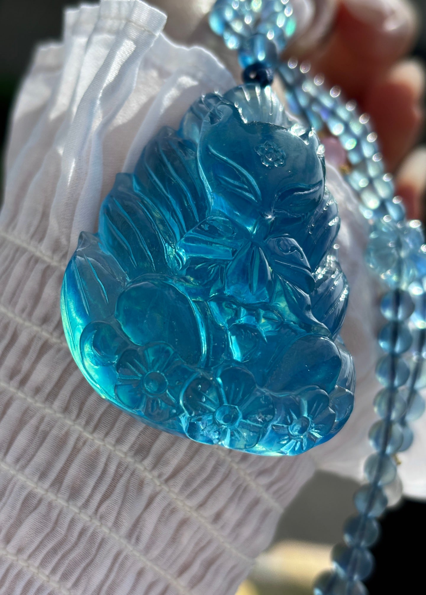 An Exquisite Aquamarine Fox Pattern Pendant: An Exquisite Aquamarine Fox Pattern Pendant,Size:2.2inx1.6inx0.7in,Weight:72g 海蓝宝狐狸纹挂件