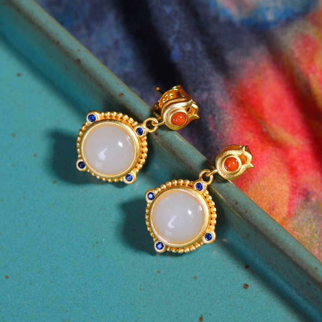 A Pair of Exquisite Sterling Silver-Gold Plated Inlaid White Jade Earrings: A Pair of Exquisite Sterling Silver-Gold Plated Inlaid White Jade Earrings,Size:0.3inx0.3in 一对纯银镀金镶白玉耳环