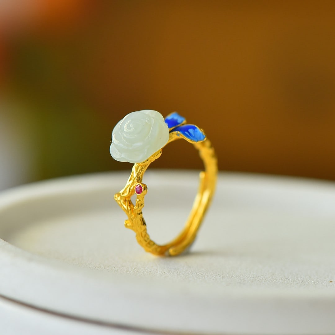 An Exquisite Sterling Silver-Gold Plated Inlaid White Jade Enamel Ring: An Exquisite Sterling Silver-Gold Plated Inlaid White Jade Enamel Ring,Size:0.4inx0.4in 纯银镀金镶白玉珐琅戒指