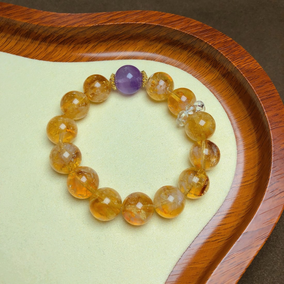 An Exquisite Crystal Bracelet: An Exquisite Crystal Bracelet,Size:0.5in,Weight:46.1g 水晶手串