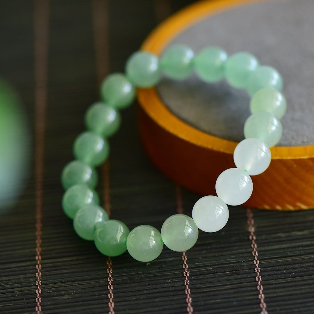 An Exquisite White Jade Bracelet - 2