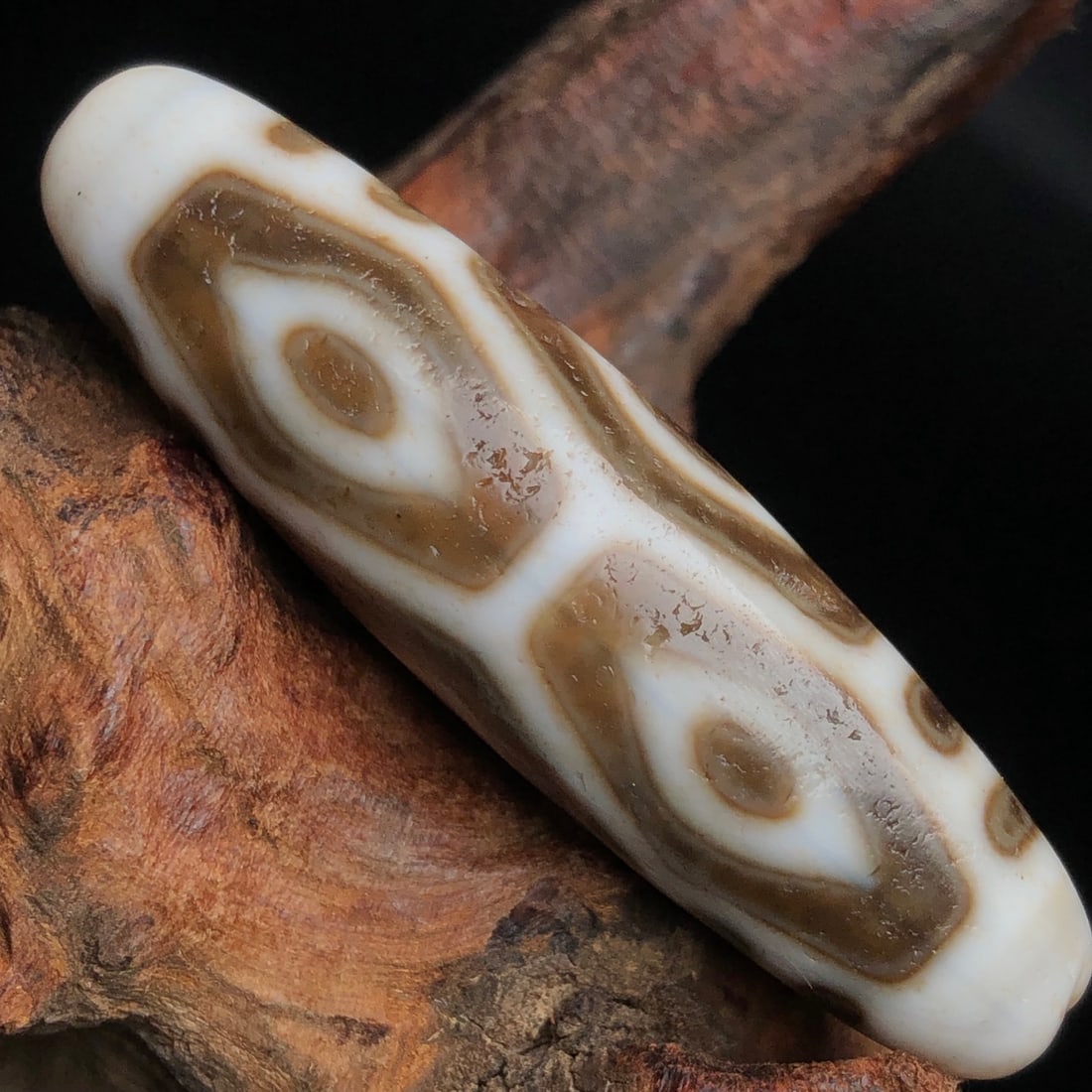 An Exquisite Dzi Bead Pendant - 2
