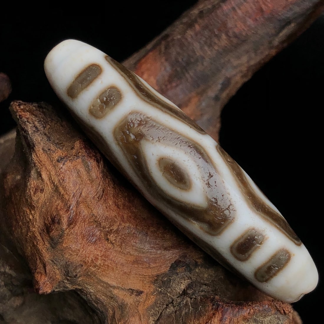 An Exquisite Dzi Bead Pendant - 5