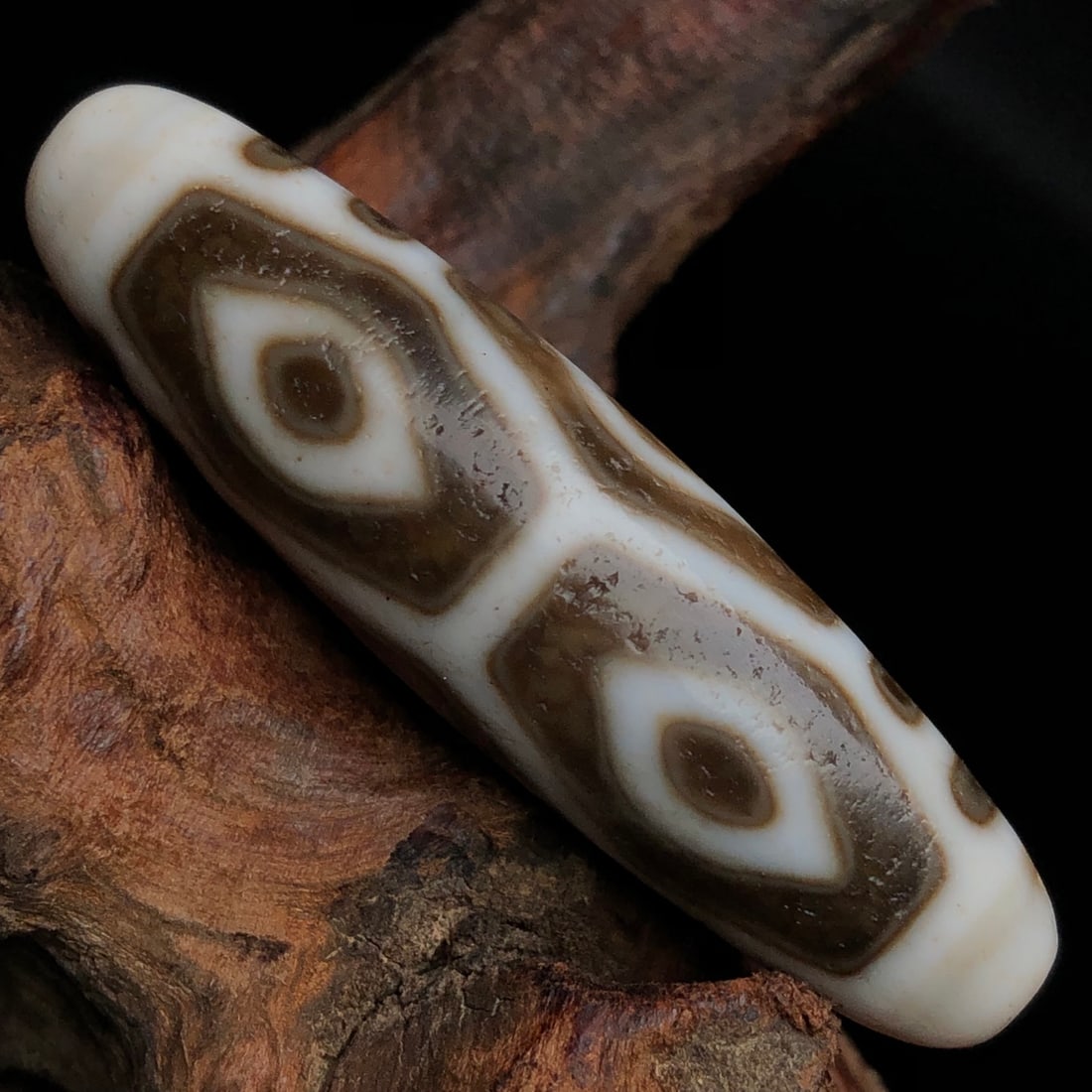 An Exquisite Dzi Bead Pendant - 8