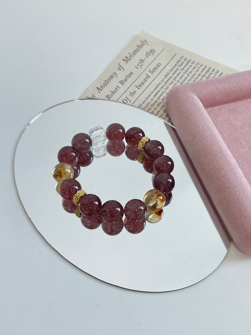 An Exquisite Crystal Bracelet - 3