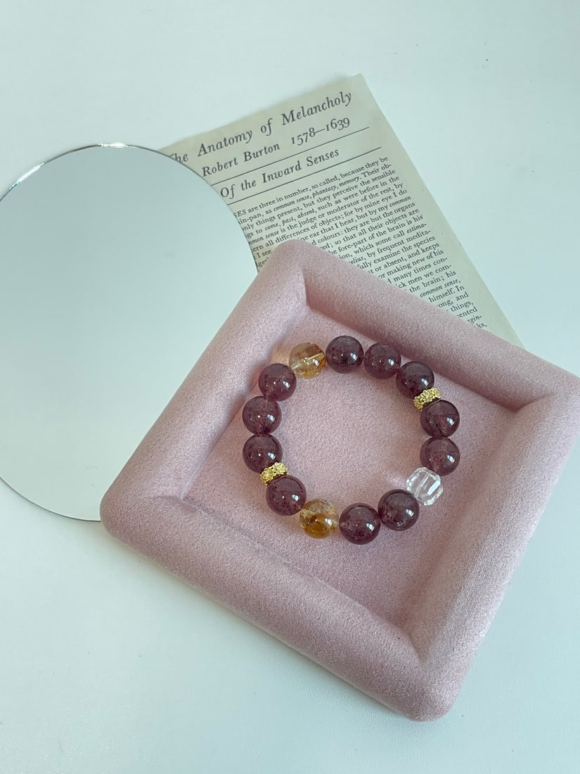 An Exquisite Crystal Bracelet - 4