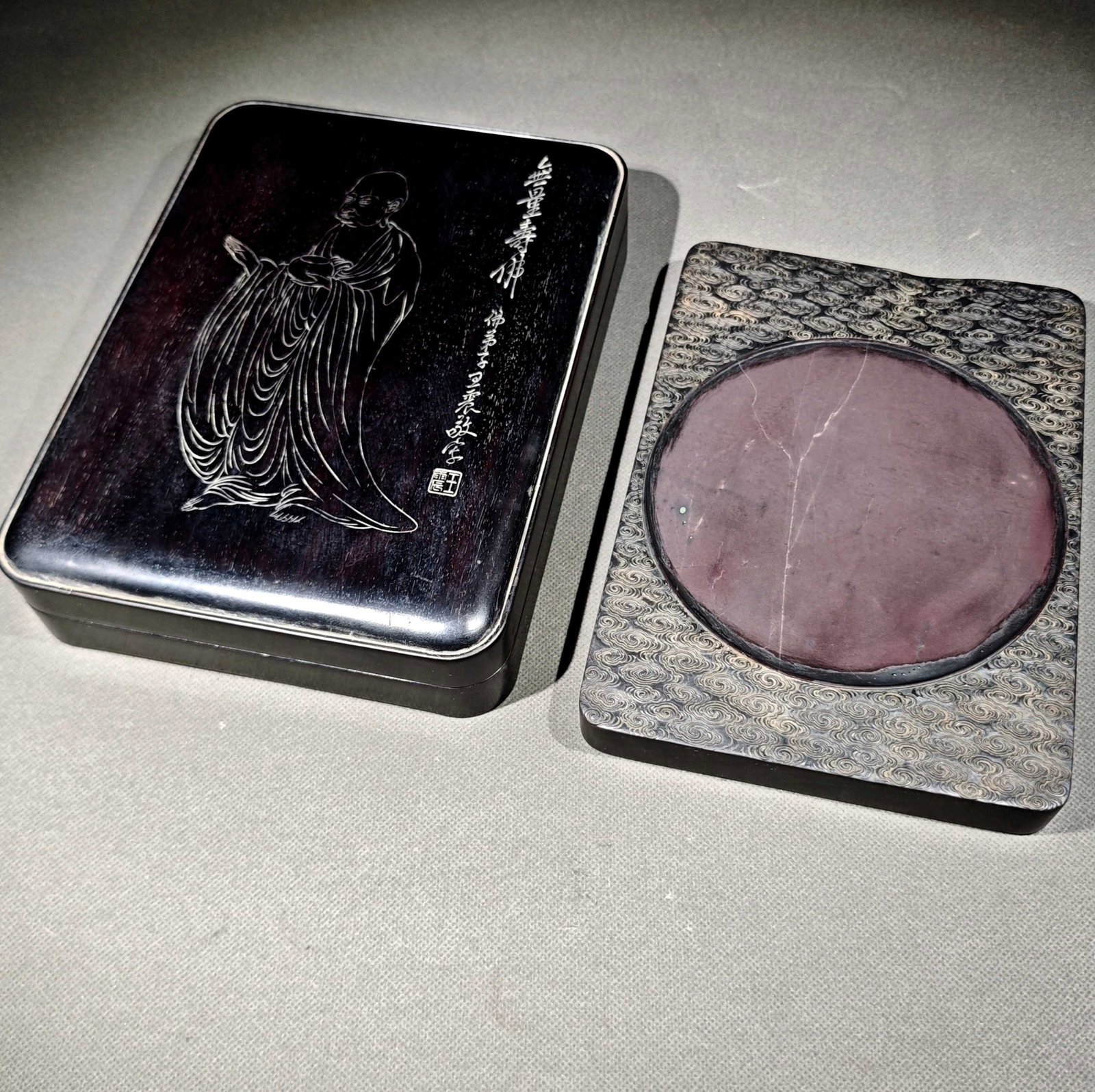 An Exquisite Figure Pattern Inkstone: An Exquisite Figure Pattern Inkstone Wang zhen Size:10inx7.5inx2.2in云月双面砚 王震 Size:25.5cmx19cmx5.5cm