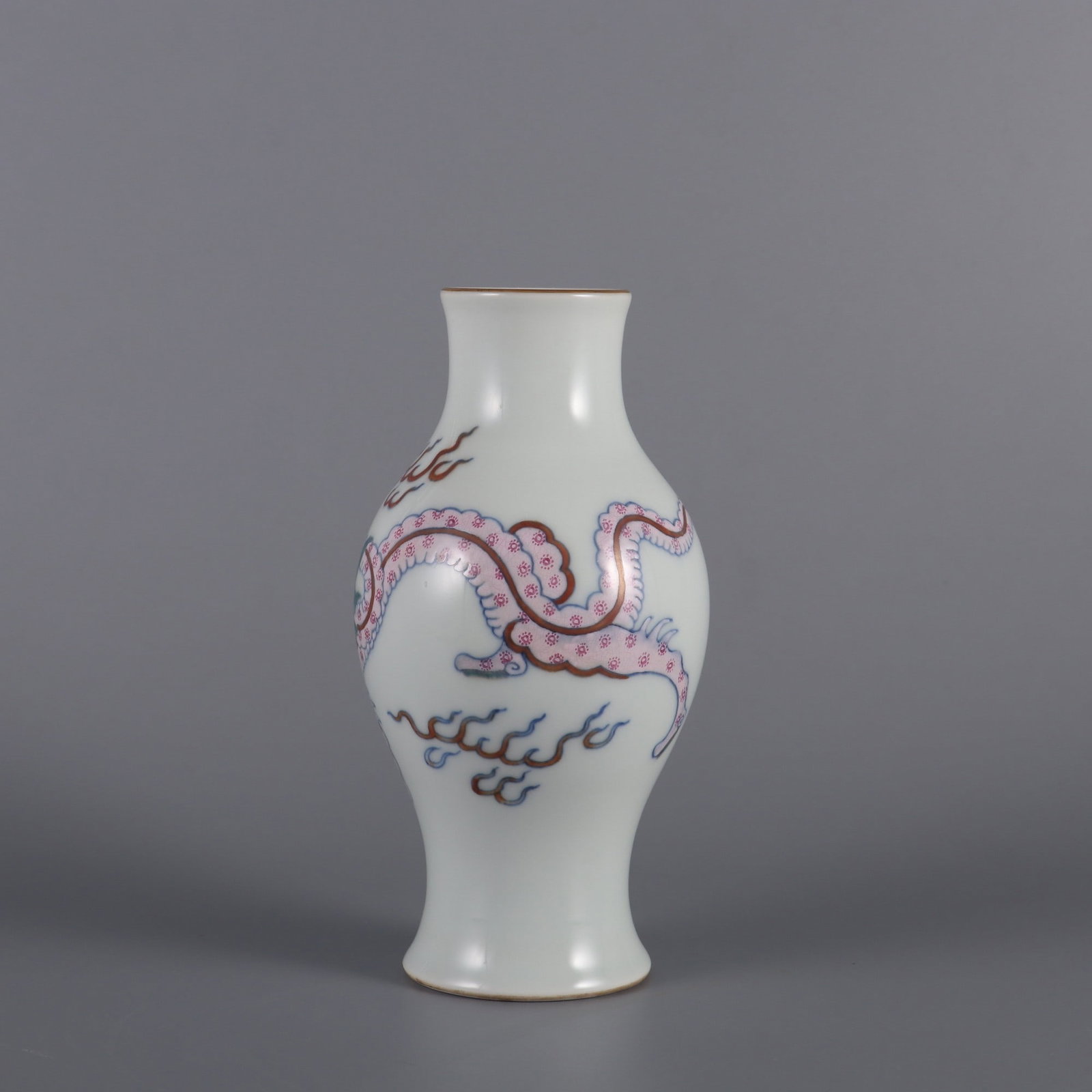 An Exquisite Doucai Dragon Pattern Vase - 2