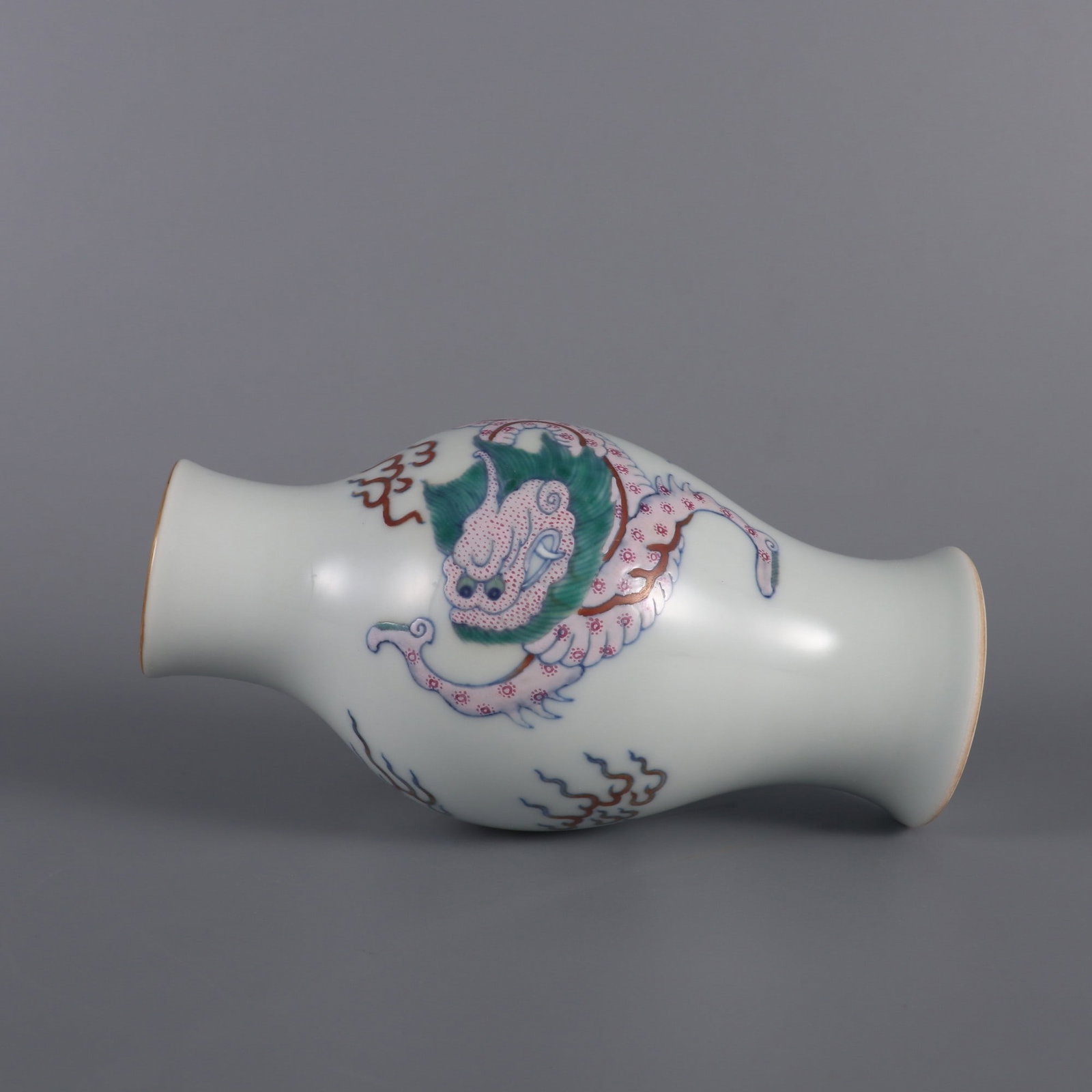 An Exquisite Doucai Dragon Pattern Vase - 7