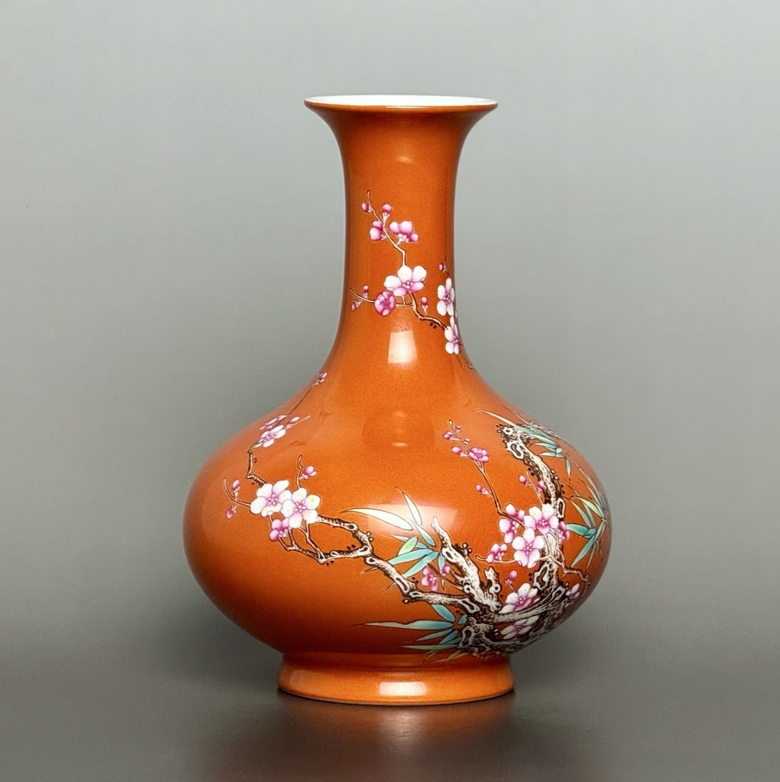 An Exquisite Iron-Red Flower Pattern Vase: An Exquisite Iron-Red Flower Pattern Vase Qing Dynasty, China Yongzheng Four-character Mark Size:6.3inx4.6in矾红地竹梅赏瓶 中国清代