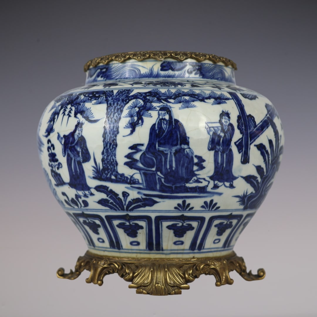 An Exquisite Blue and White Underglaze-Red Inlaid Bronze Character and Story Pattern Jar: An Exquisite Blue and White Underglaze-Red Inlaid Bronze Character and Story Pattern Jar Yuan Dynasty, China Size:13inx11.8in青花釉里红人物故事
