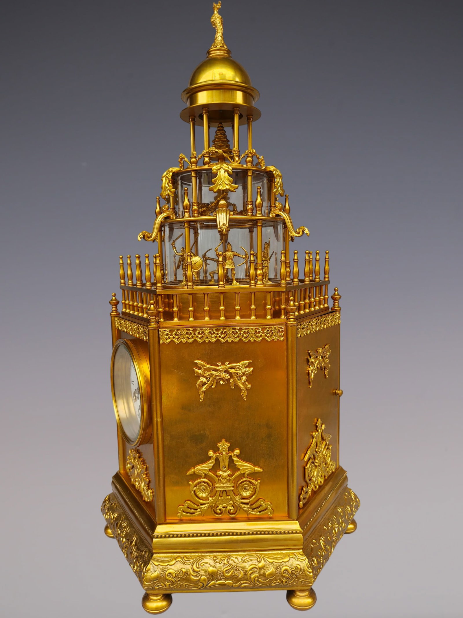 An Exquisite Gilt Bronze Lotus Pattern Clock - 6