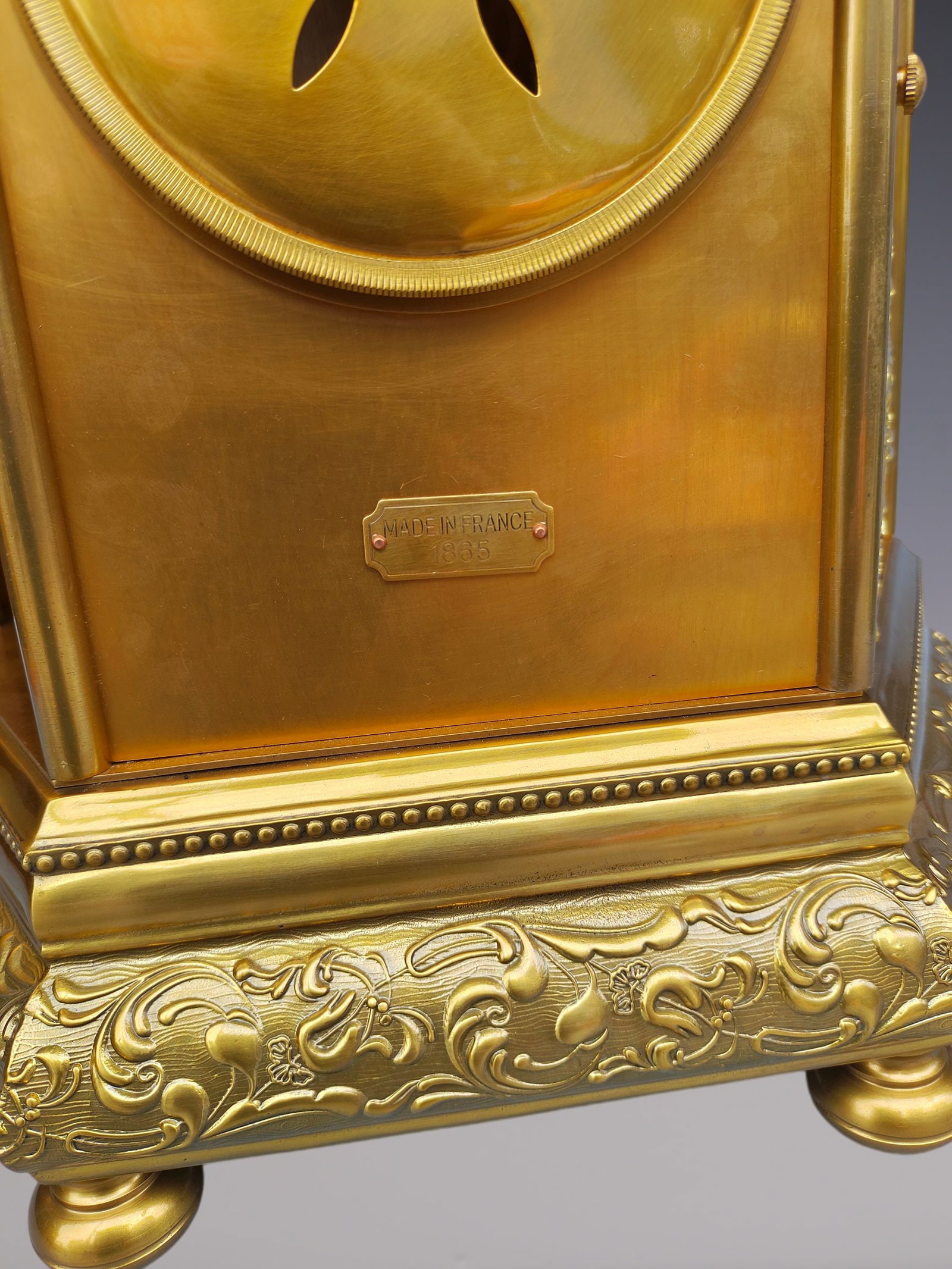 An Exquisite Gilt Bronze Lotus Pattern Clock - 9