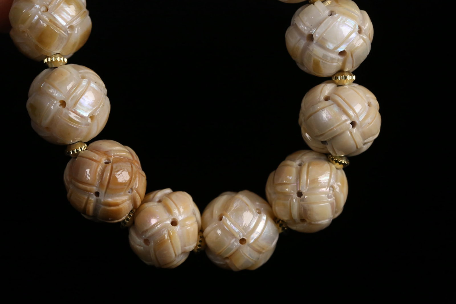 An Exquisite Pearl Bracelets - 6
