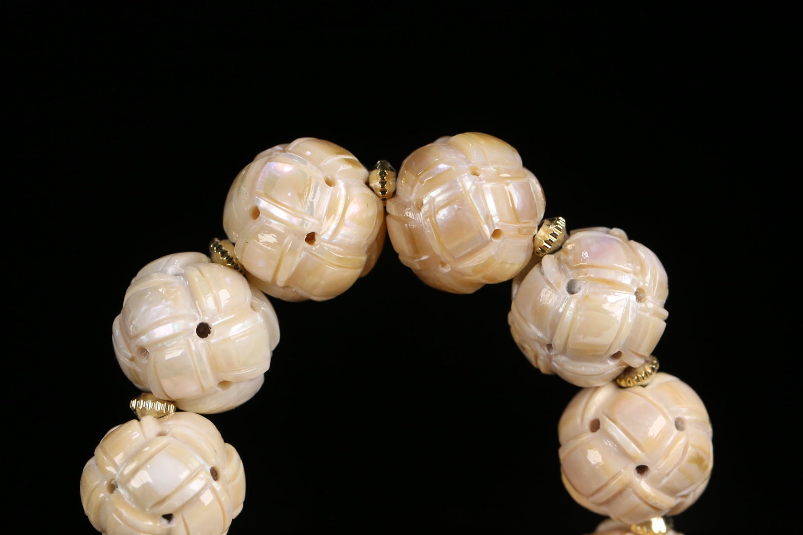 An Exquisite Pearl Bracelets - 7
