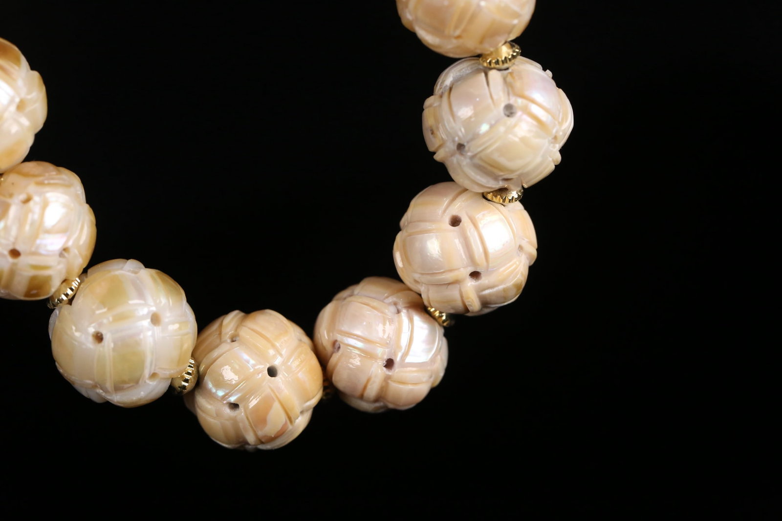 An Exquisite Pearl Bracelets - 8