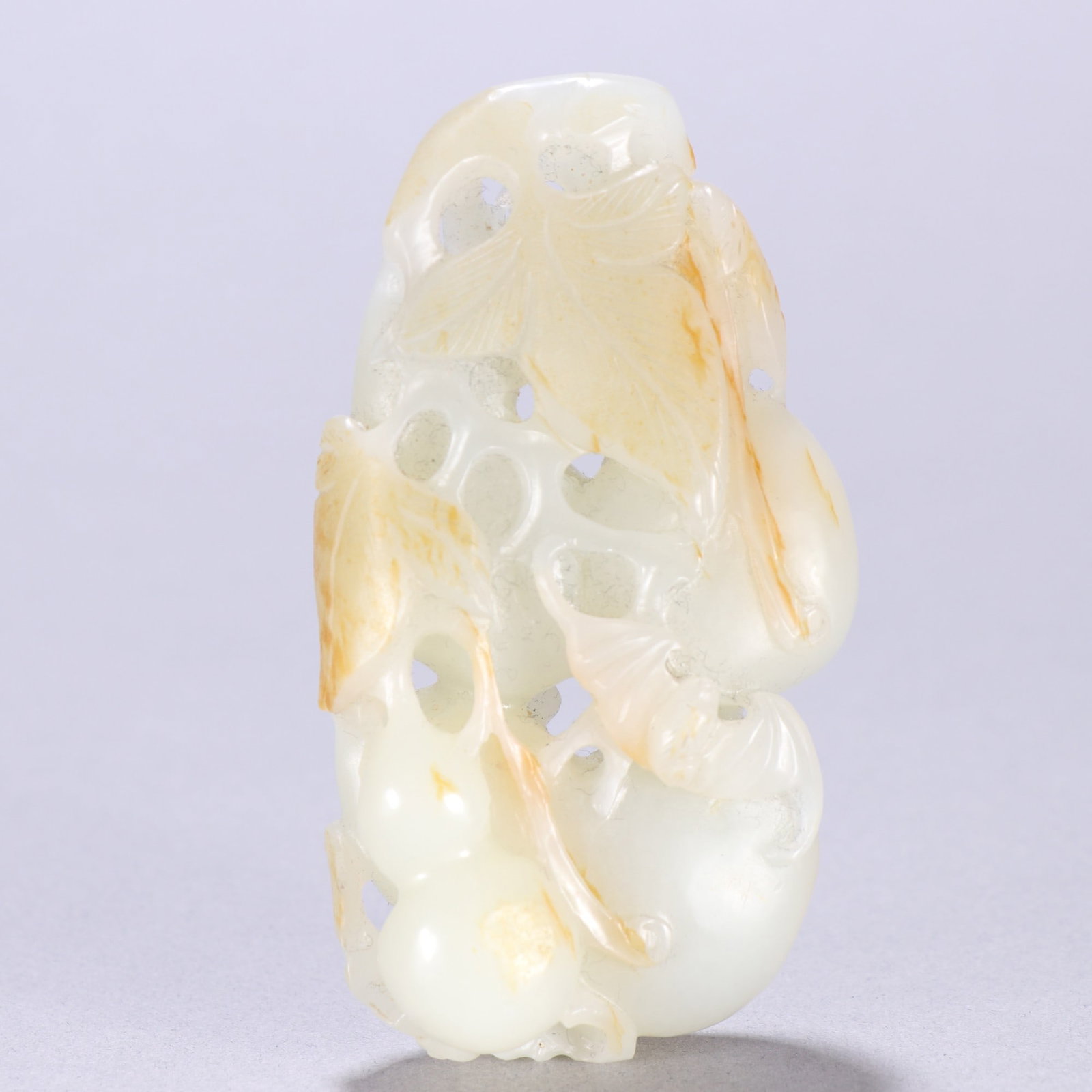 An Exquisite White Jade Bats Pattern Hand Piece: An Exquisite White Jade Bats Pattern Hand Piece Qing Dynasty, China Size:3.3inx1.9in Weight:113.6g白玉多子多福把件 中国清代 Size