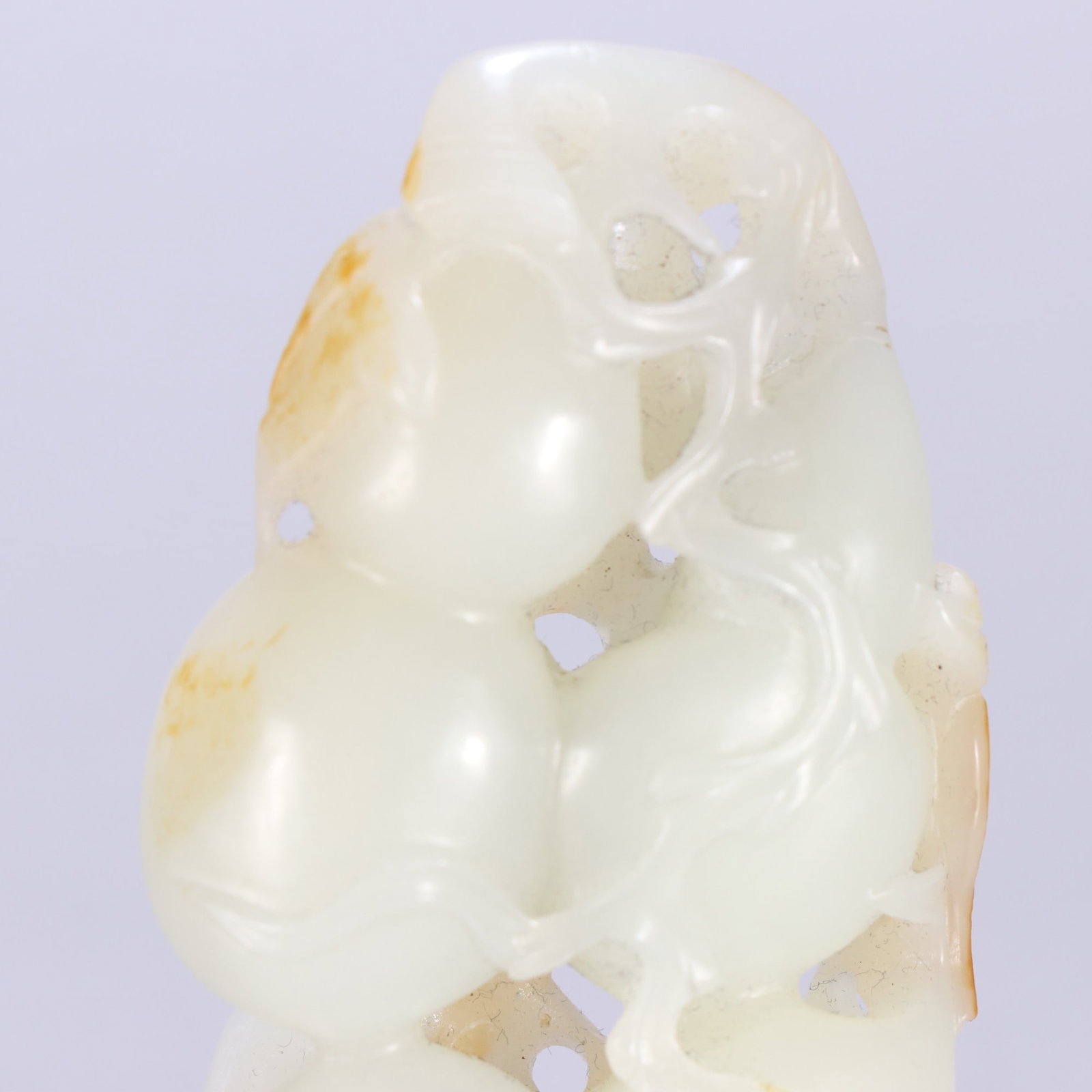 An Exquisite White Jade Bats Pattern Hand Piece - 4