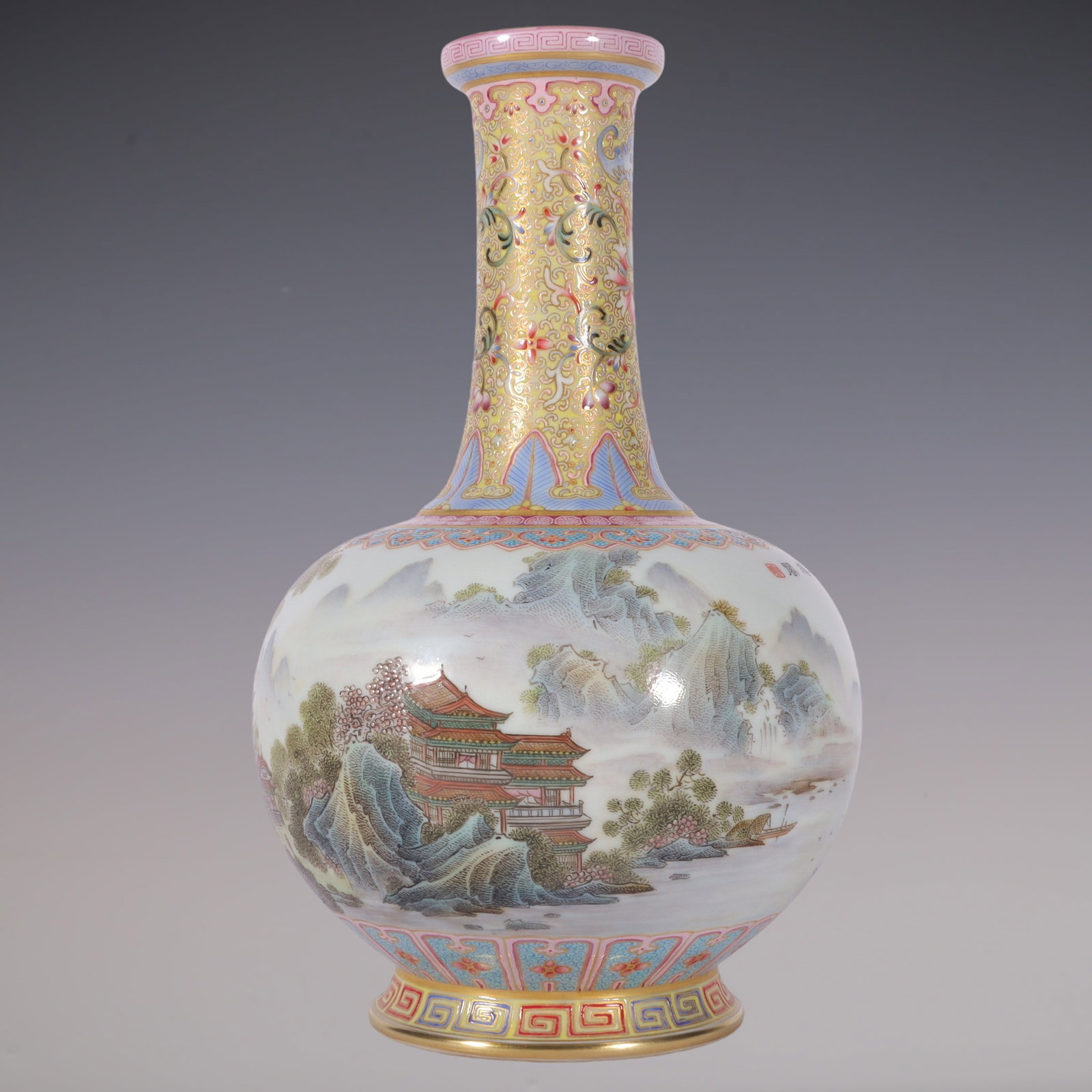 An Exquisite Enamel Lotus Pattern Landscape Pattern Vase - 4