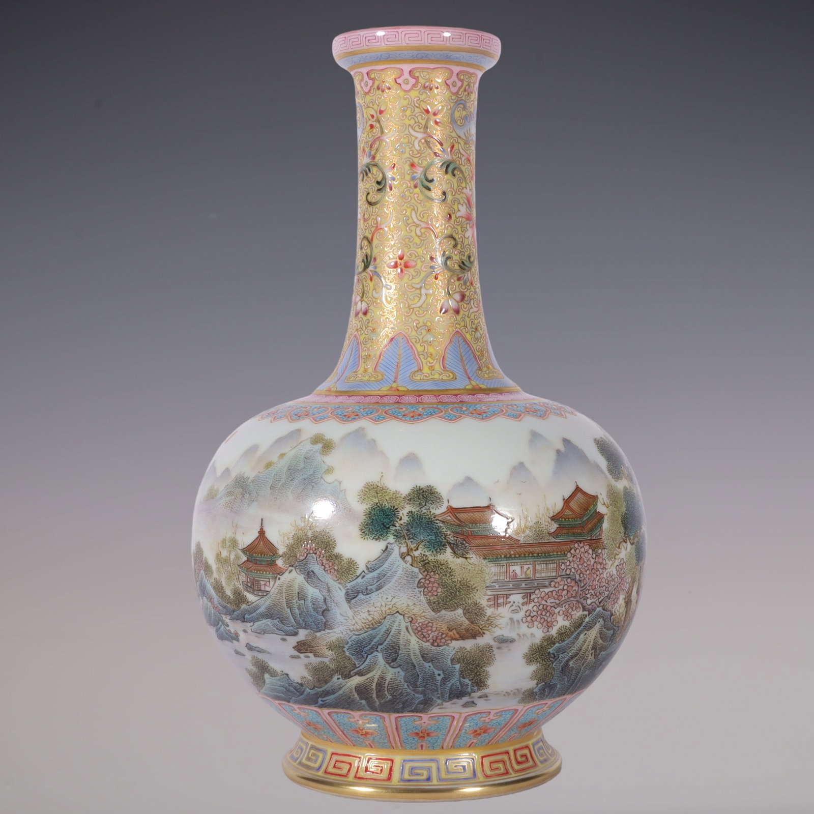An Exquisite Enamel Lotus Pattern Landscape Pattern Vase - 6