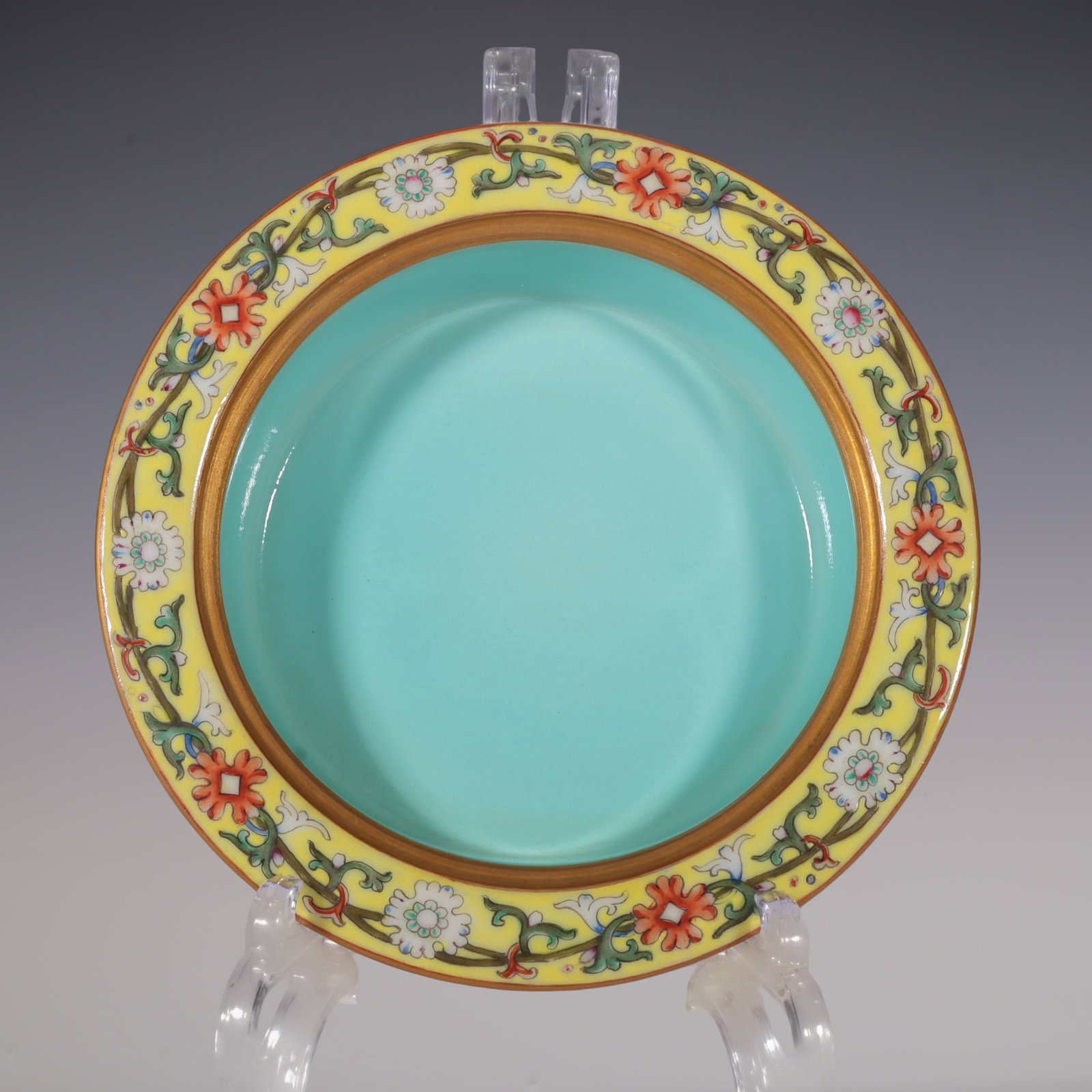 An Exquisite Famille-Rose Ruby Red-Glazed Lotus Pattern Box - 5