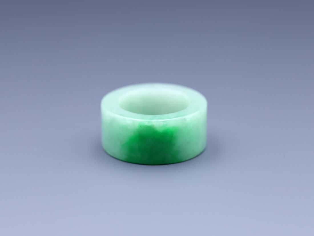 An Exquisite Jadeite Ring - 2