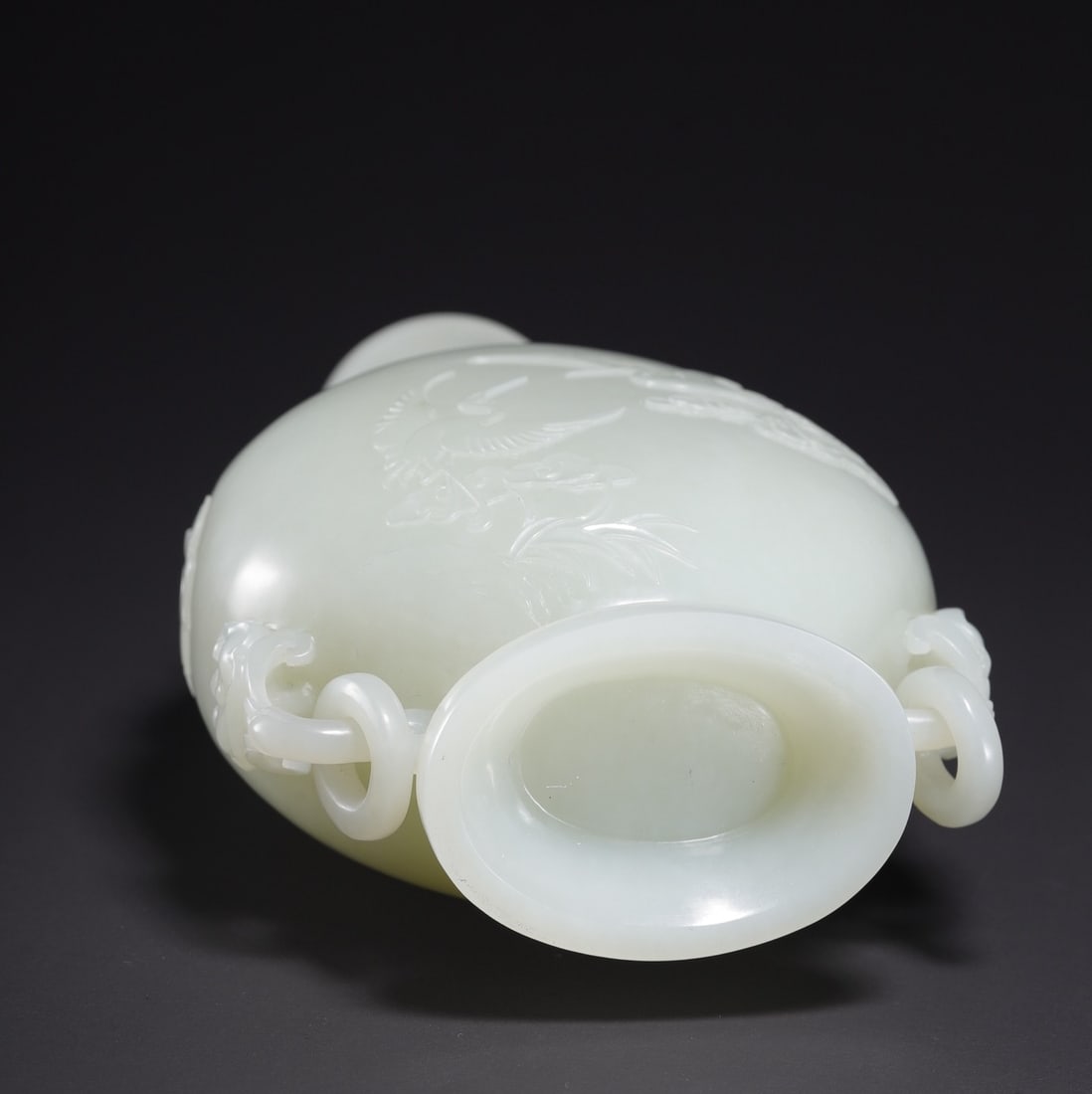 An Exquisite White Jade Crane Pattern Ganoderma lucidum Pattern Vase - 5