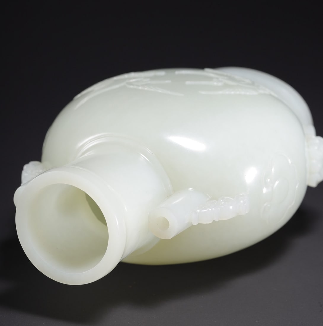 An Exquisite White Jade Crane Pattern Ganoderma lucidum Pattern Vase - 8