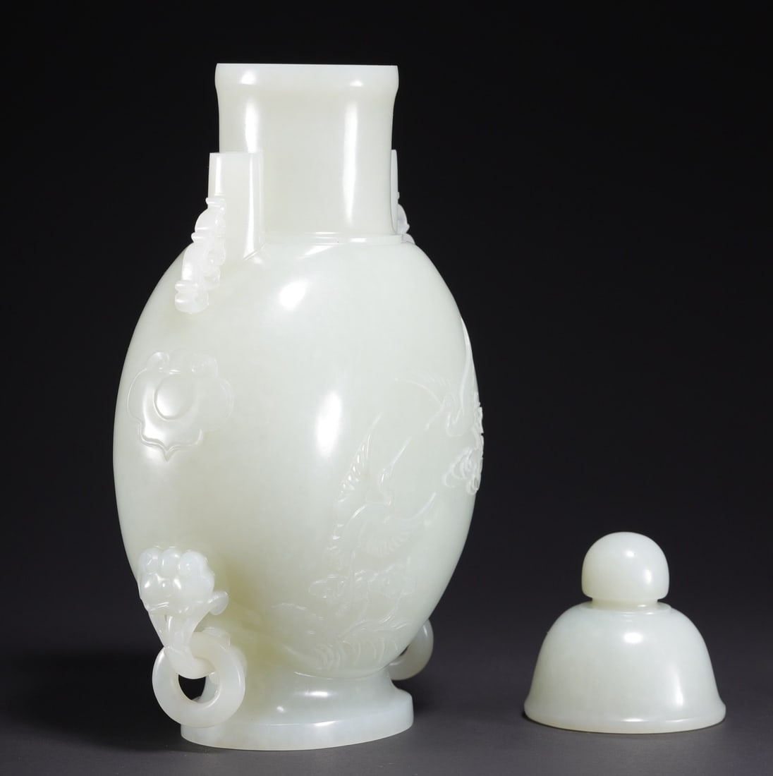 An Exquisite White Jade Crane Pattern Ganoderma lucidum Pattern Vase - 9