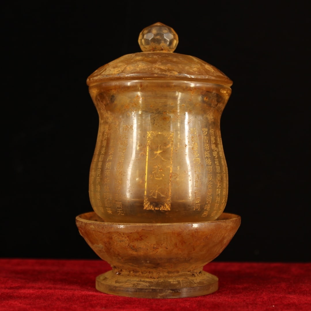 An Exquisite Crystal Painted Gold With Scriptures Jar: An Exquisite Crystal Painted Gold With Scriptures Jar Qing Dynasty, China Size:5.1inx3.1in Weight:600g水晶雕刻经文描金舍利罐