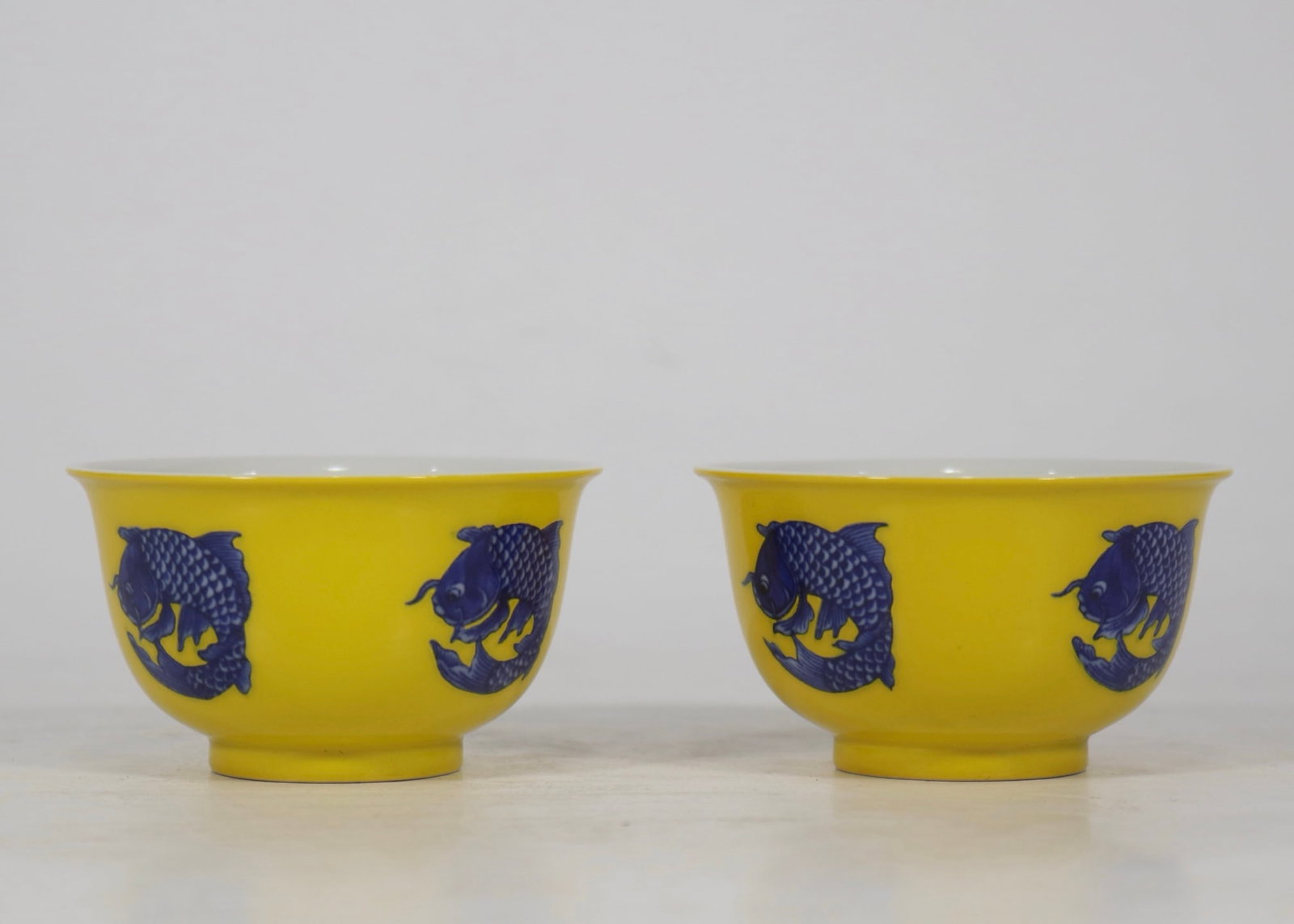An Exquisite Blue and White Fish Pattern Cup - 2