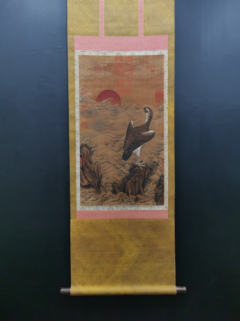 A Chinese Vertical Scroll Ink Painting of Eagle on Silk: A Chinese Vertical Scroll Ink Painting of Eagle on Silk Cui bai Size:27.6inx15.7in崔白鹰 绢本立轴Size:70cmx40cm