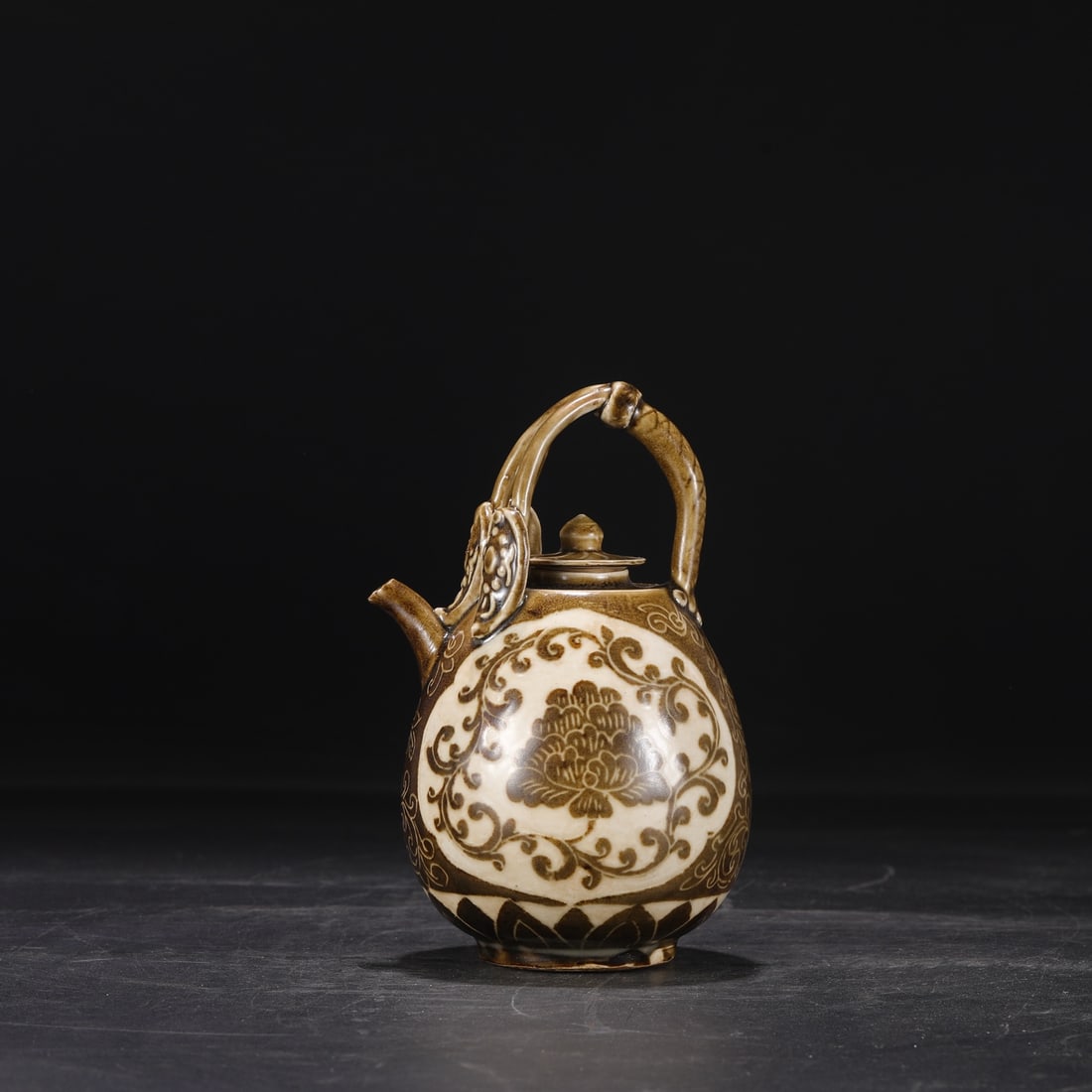 An Exquisite Ding yao Flower Pattern Ewer - 2