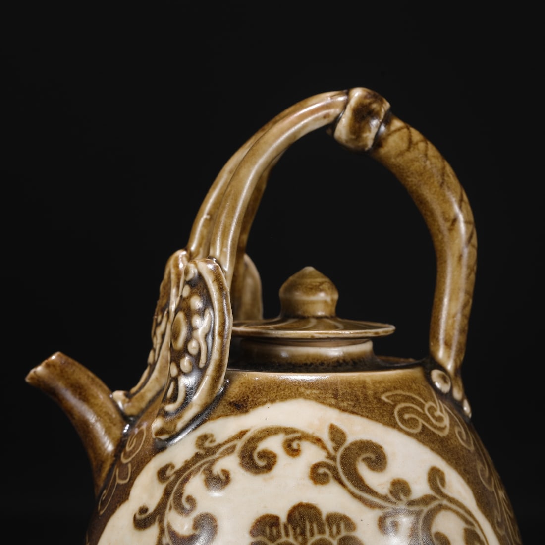 An Exquisite Ding yao Flower Pattern Ewer - 3