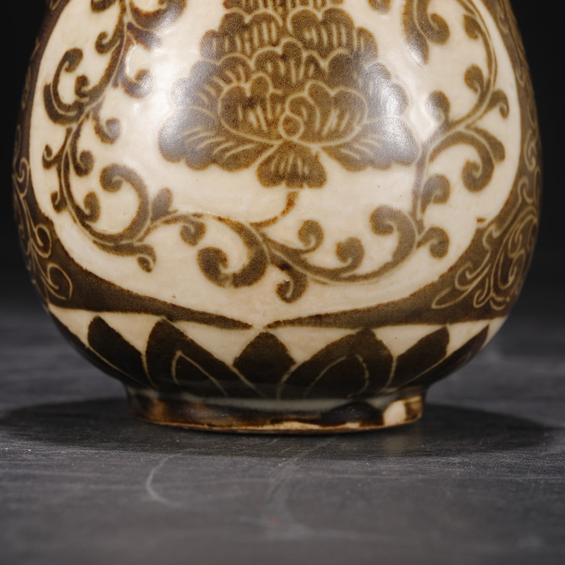 An Exquisite Ding yao Flower Pattern Ewer - 4