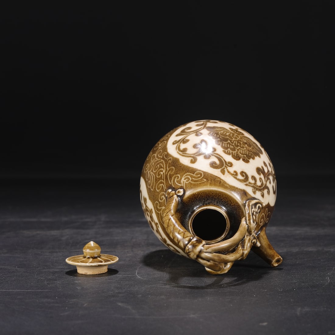 An Exquisite Ding yao Flower Pattern Ewer - 5