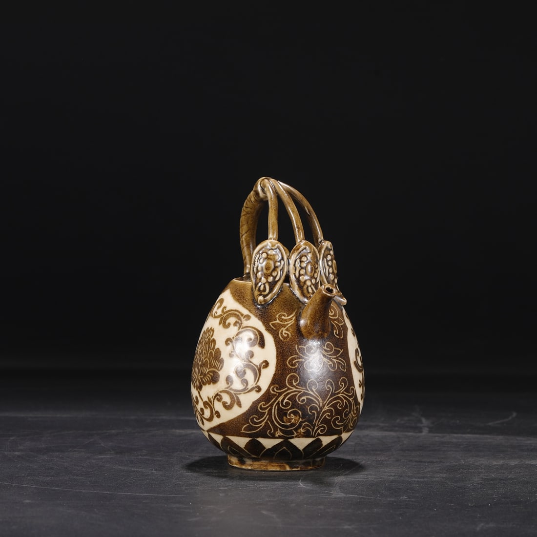 An Exquisite Ding yao Flower Pattern Ewer - 8
