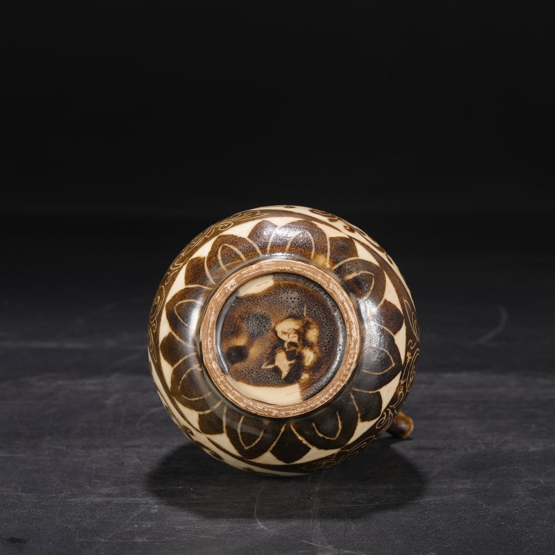 An Exquisite Ding yao Flower Pattern Ewer - 9