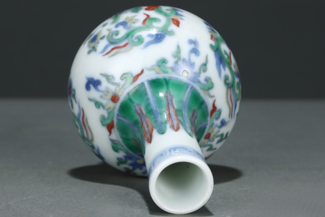An Exquisite Doucai Dragon Pattern Vase - 7