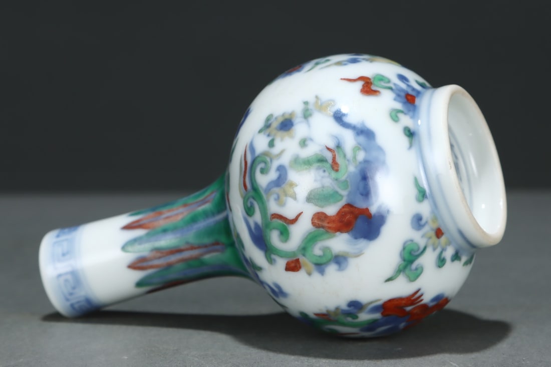An Exquisite Doucai Dragon Pattern Vase - 8