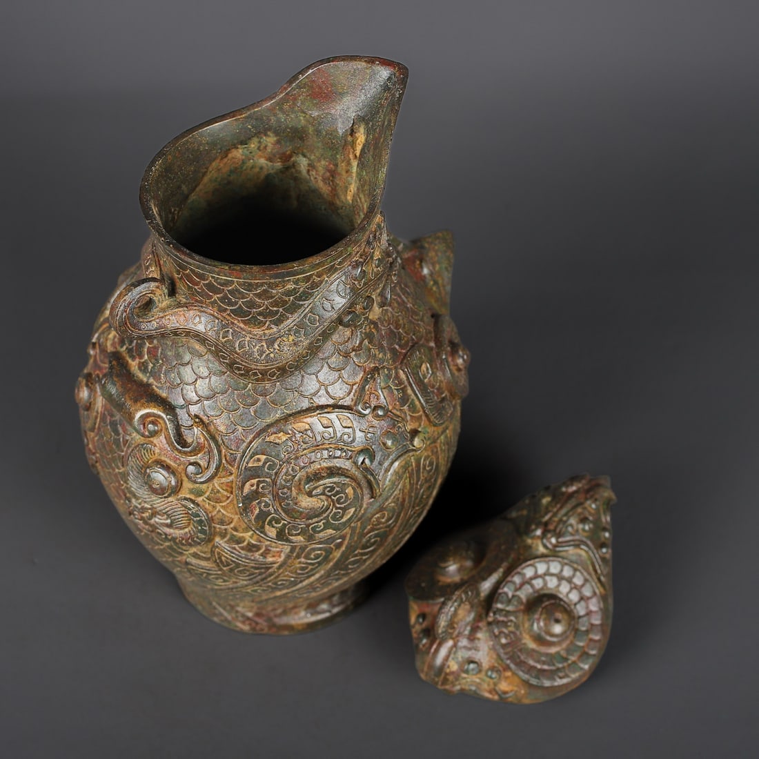An Exquisite Bronze Beast-Face Pattern Vase - 9