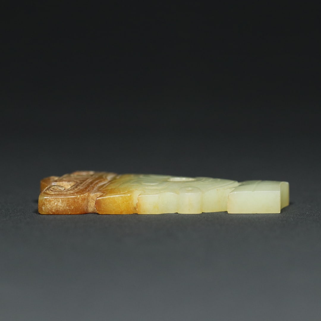 An Exquisite White Jade Human Face Pattern Pendant - 3