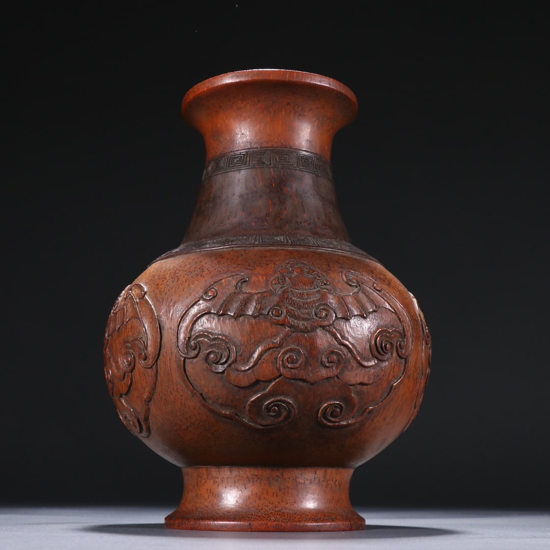 An Exquisite Bamboo Bats Pattern Vase - 5
