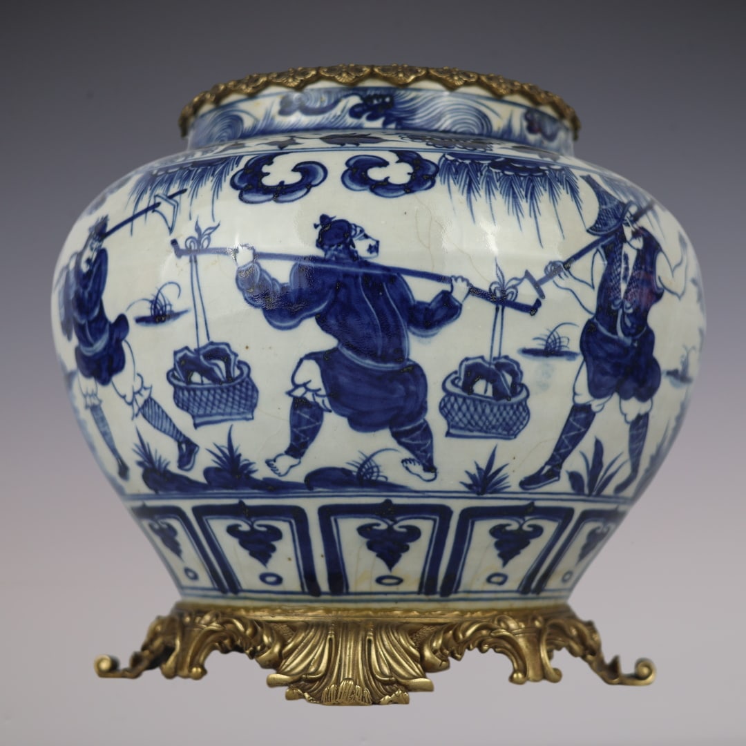 An Exquisite Blue and White Underglaze-Red Inlaid Bronze Character and Story Pattern Jar: An Exquisite Blue and White Underglaze-Red Inlaid Bronze Character and Story Pattern Jar Yuan Dynasty, China Size:13inx11.8in青花釉里红人物故事
