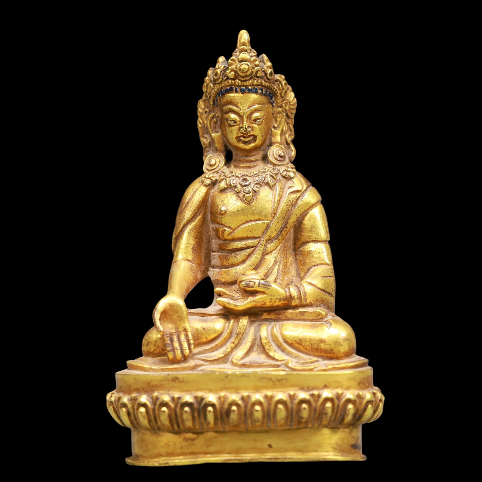 A Exquisite Gilt Bronze Statue of Amitayus: A Exquisite Gilt Bronze Statue of Amitayus Ming Dynasty, China Size:3inx2.2inx4.7in Weight:350g铜鎏金无量寿佛佛像 中国明代