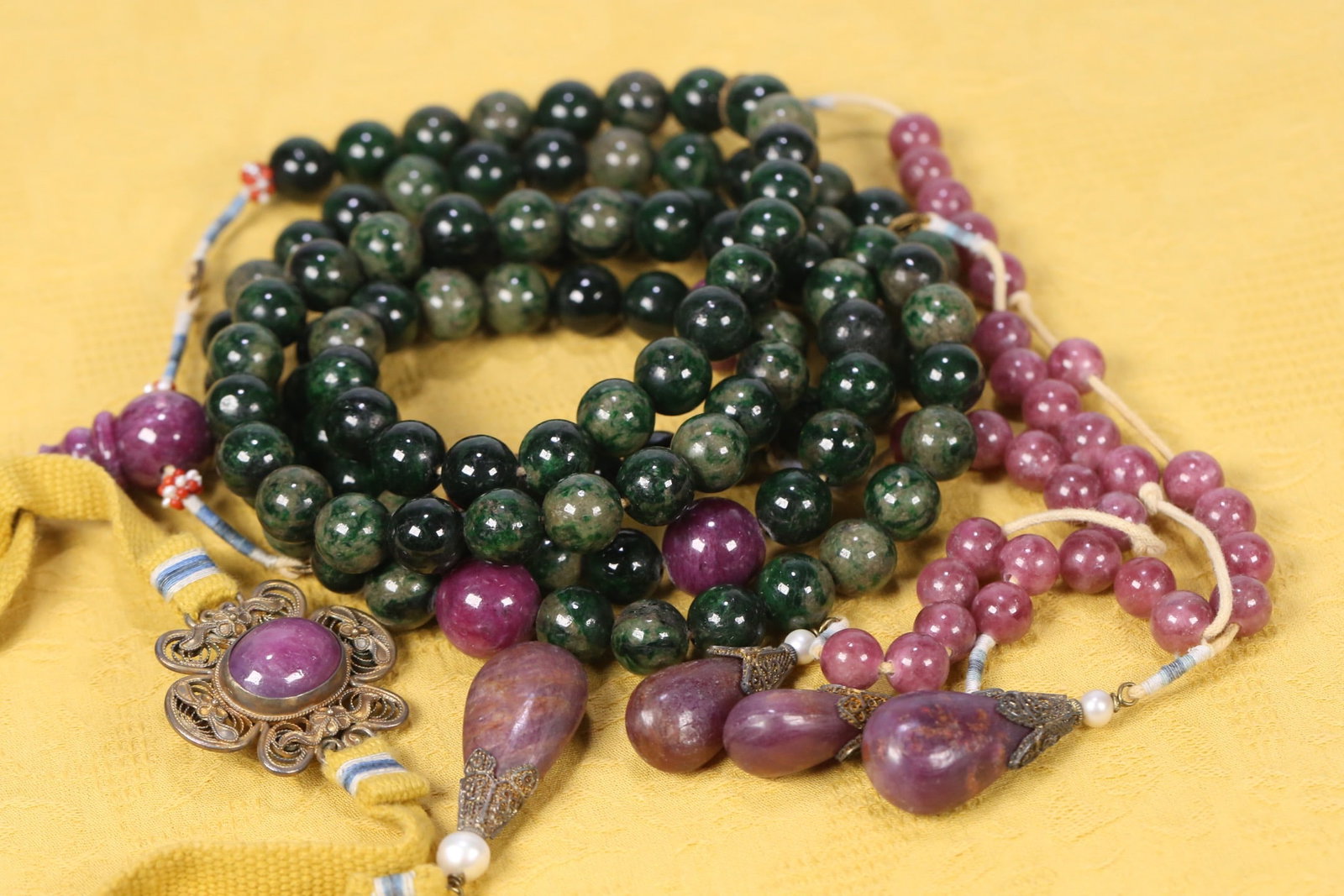 An Exquisite Jadeite Bracelets - 4