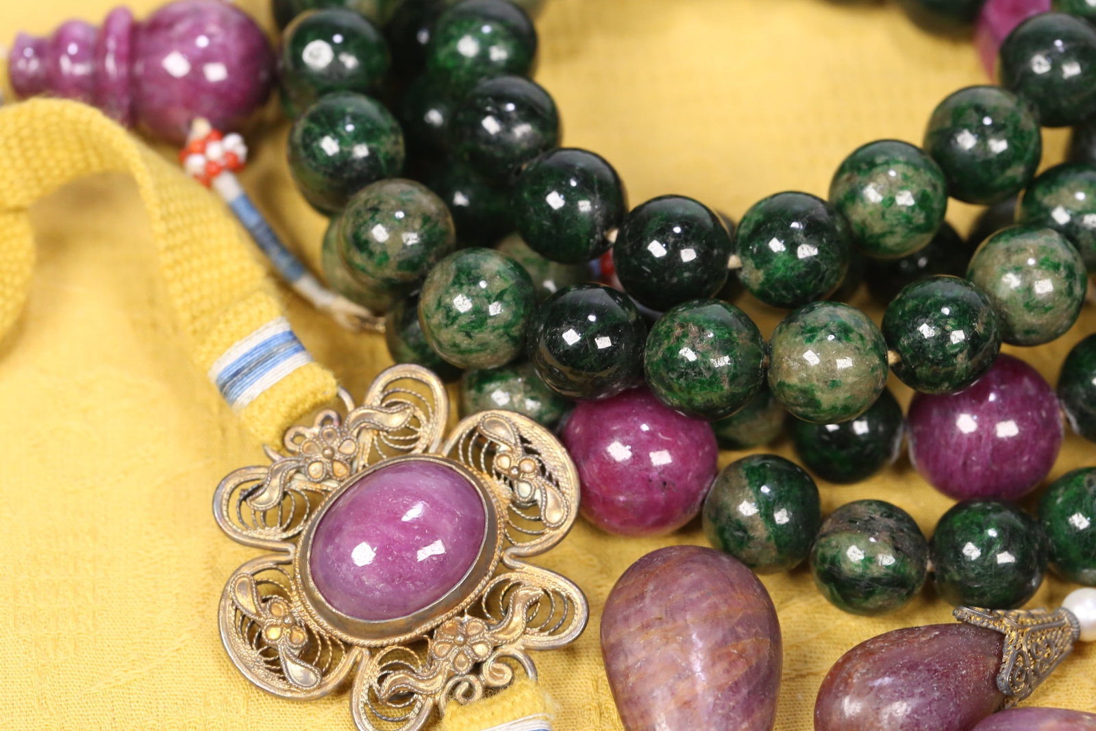 An Exquisite Jadeite Bracelets - 5