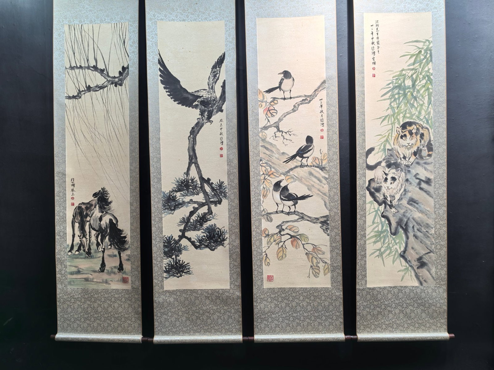 A Chinese Vertical Scroll Ink Painting of Flower and Bird on Paper: A Chinese Vertical Scroll Ink Painting of Flower and Bird on Paper Xu beihong Size:13.1inx53.5in徐悲鸿花鸟四条屏