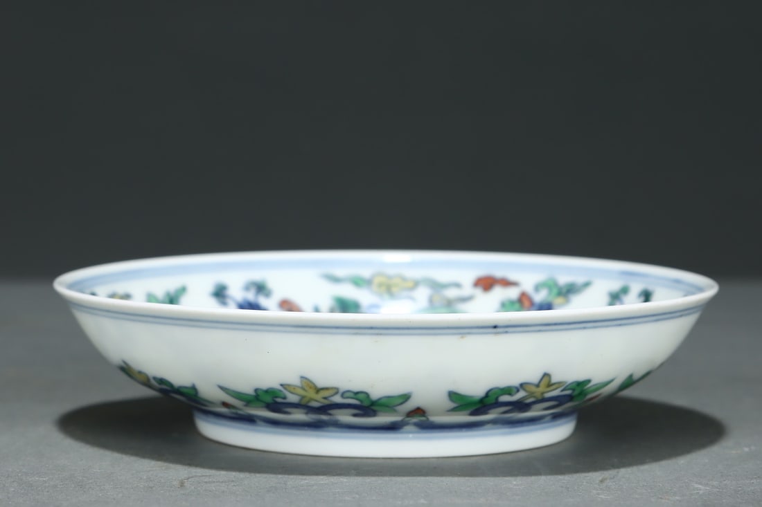 An Exquisite Doucai Dragon Pattern Flower Pattern Plate - 3